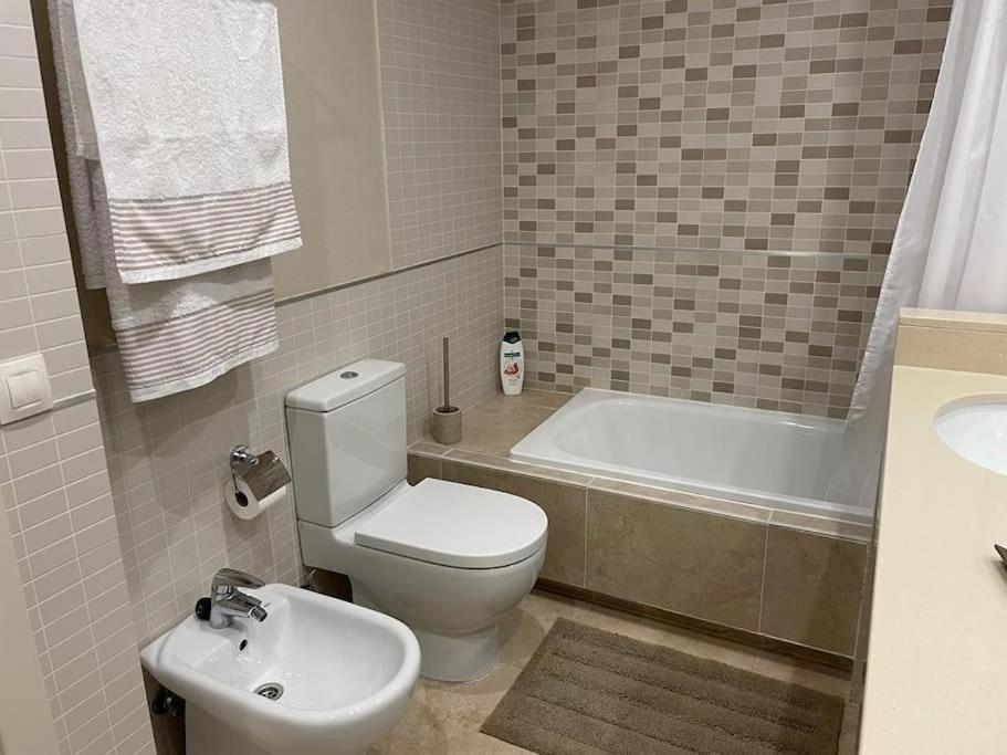 Vivienda Adosada En Castillo, カレタ・デ・フステ エクステリア 写真